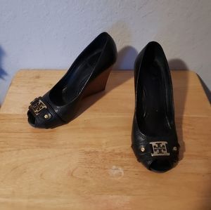 TORY BURCH BLACK PLATFORM WEDGE HEELS 7.5